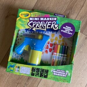 Crayola mini marker sprayer new